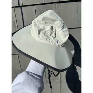 Outdoor Research beige hiking SPF 50+ adjustable drawstring safari hat M